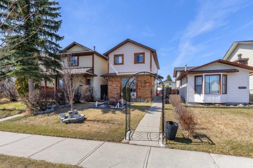 4811 60 Street Ne, Calgary, AB - Outdoor With Facade