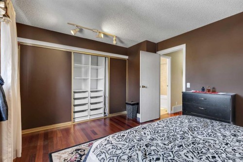 4811 60 Street Ne, Calgary, AB - Indoor Photo Showing Bedroom
