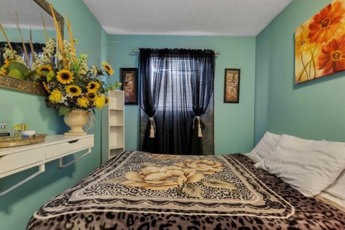 4811 60 Street Ne, Calgary, AB - Indoor Photo Showing Bedroom
