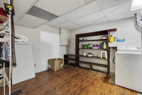 4811 60 Street Ne, Calgary, AB - Indoor