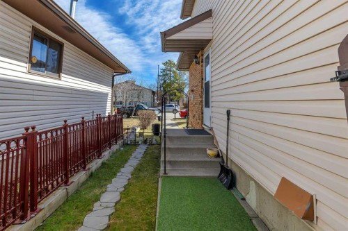 4811 60 Street Ne, Calgary, AB - Outdoor With Exterior