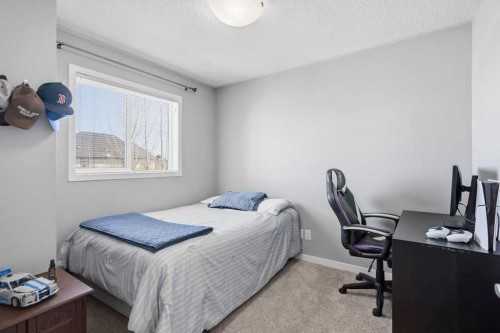 571 Mahogany Boulevard Se, Calgary, AB - Indoor Photo Showing Bedroom