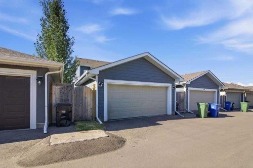 571 Mahogany Boulevard Se, Calgary, AB - Outdoor