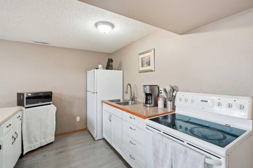 138 Midcrest Crescent Se, Calgary, AB - Indoor