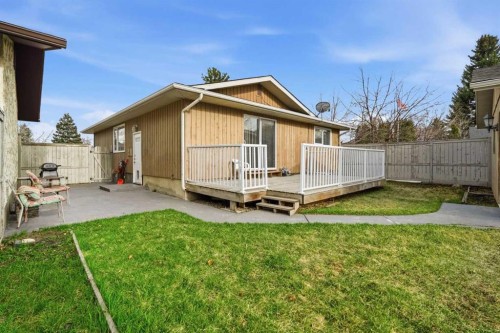 138 Midcrest Crescent Se, Calgary, AB - Outdoor With Deck Patio Veranda