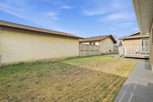 138 Midcrest Crescent Se, Calgary, AB - Outdoor