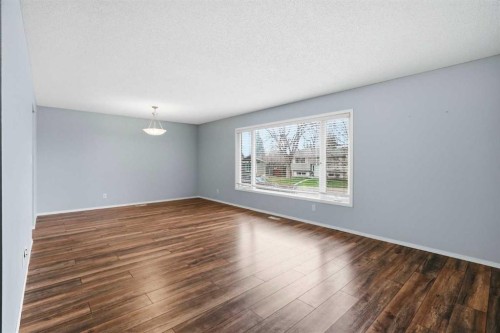 138 Midcrest Crescent Se, Calgary, AB - Indoor Photo Showing Other Room