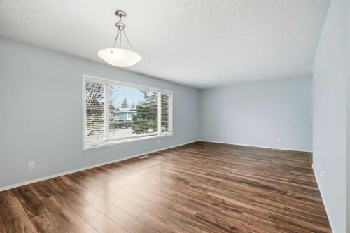 138 Midcrest Crescent Se, Calgary, AB - Indoor Photo Showing Other Room