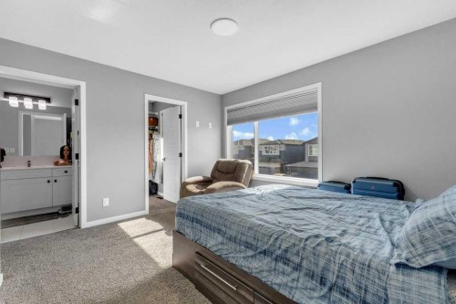 120 Belmont Villas Sw, Calgary, AB - Indoor Photo Showing Bedroom