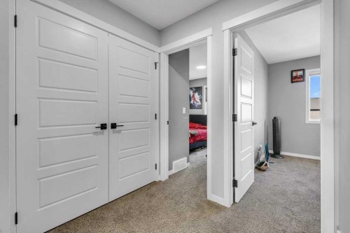 120 Belmont Villas Sw, Calgary, AB - Indoor Photo Showing Other Room