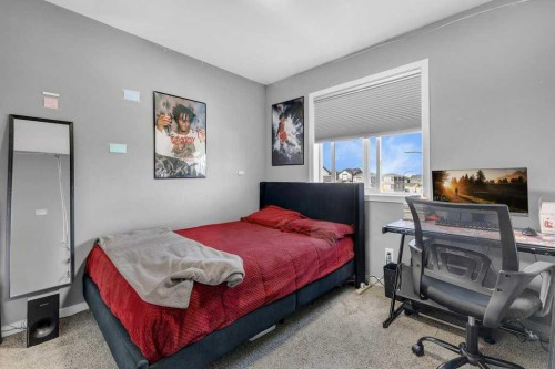 120 Belmont Villas Sw, Calgary, AB - Indoor Photo Showing Bedroom
