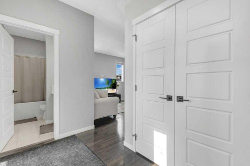 120 Belmont Villas Sw, Calgary, AB - Indoor Photo Showing Other Room