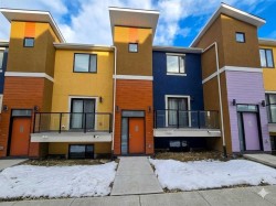 125 sage hill Circle  Calgary, AB T3R 1V2