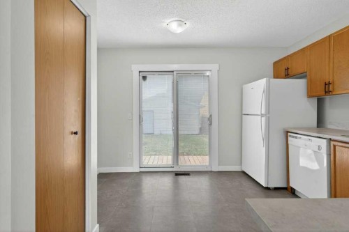 35 Martinview Crescent Ne, Calgary, AB - Indoor Photo Showing Kitchen