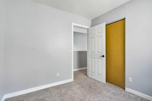 35 Martinview Crescent Ne, Calgary, AB - Indoor Photo Showing Other Room