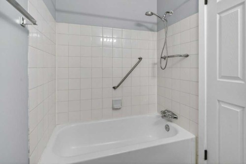 35 Martinview Crescent Ne, Calgary, AB - Indoor Photo Showing Bathroom