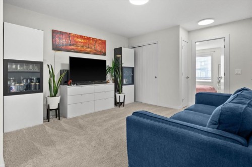 330 Redstone Boulevard Ne, Calgary, AB - Indoor