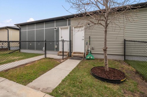 330 Redstone Boulevard Ne, Calgary, AB - Outdoor