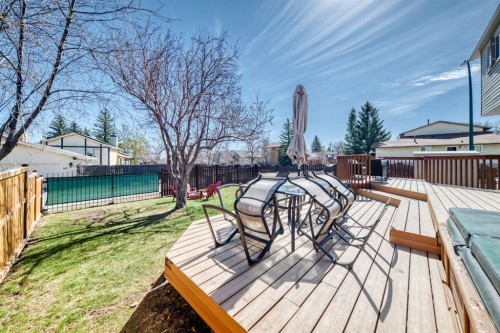 87 Berwick Crescent Nw, Calgary, AB - Outdoor With Deck Patio Veranda