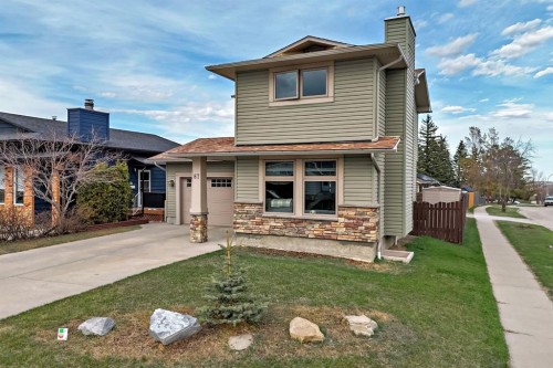 87 Berwick Crescent Nw, Calgary, AB - Outdoor With Facade