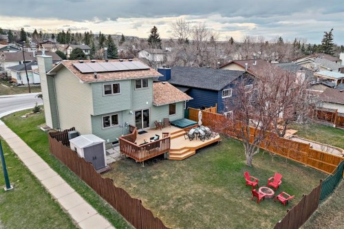 87 Berwick Crescent Nw, Calgary, AB - Outdoor