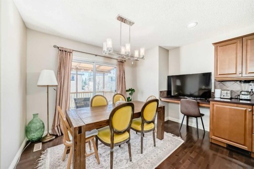 198 Everstone Drive Sw, Calgary, AB - Indoor Photo Showing Dining Room