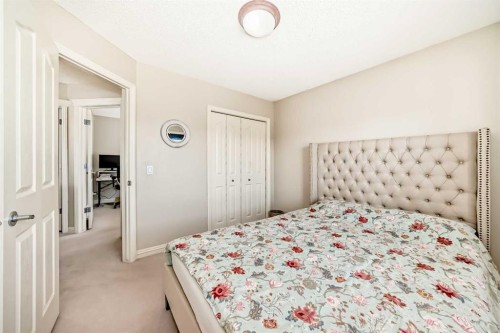 198 Everstone Drive Sw, Calgary, AB - Indoor Photo Showing Bedroom