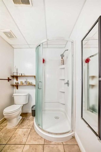 198 Everstone Drive Sw, Calgary, AB - Indoor Photo Showing Bathroom