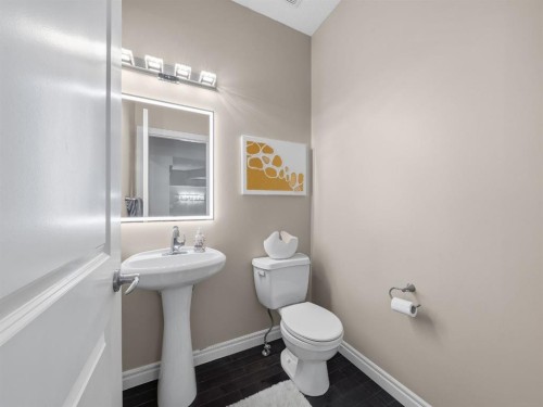 91 Silverado Ridge Crescent Sw, Calgary, AB - Indoor Photo Showing Bathroom