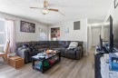 #33-320 7 Avenue Ne, Three Hills, AB  - Indoor Photo Showing Living Room 