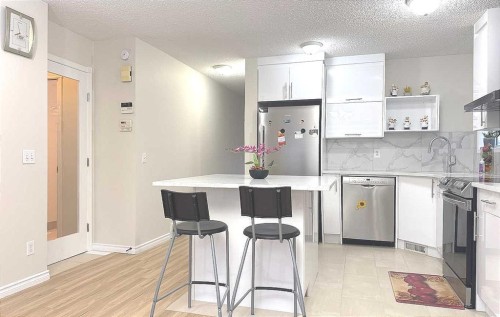 86 Harvest Rose Circle Ne, Calgary, AB - Indoor Photo Showing Kitchen