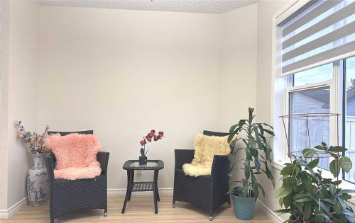 86 Harvest Rose Circle Ne, Calgary, AB - Indoor Photo Showing Other Room