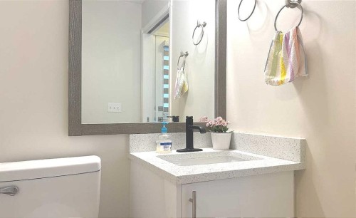 86 Harvest Rose Circle Ne, Calgary, AB - Indoor Photo Showing Bathroom