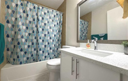 86 Harvest Rose Circle Ne, Calgary, AB - Indoor Photo Showing Bathroom