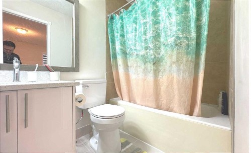 86 Harvest Rose Circle Ne, Calgary, AB - Indoor Photo Showing Bathroom