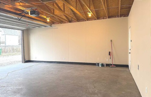 86 Harvest Rose Circle Ne, Calgary, AB - Indoor Photo Showing Other Room