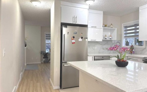 86 Harvest Rose Circle Ne, Calgary, AB - Indoor Photo Showing Kitchen