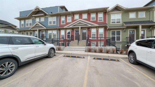 417 Cranbrook Square Se, Calgary, AB -  Photo Showing Garage