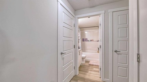 417 Cranbrook Square Se, Calgary, AB - Indoor Photo Showing Other Room