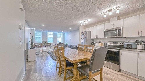 417 Cranbrook Square Se, Calgary, AB - Indoor