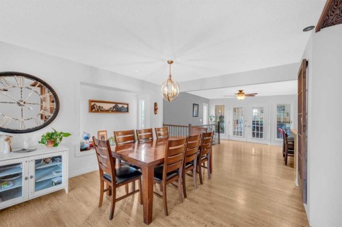 9428 Abbott Place Se, Calgary, AB - Indoor Photo Showing Dining Room