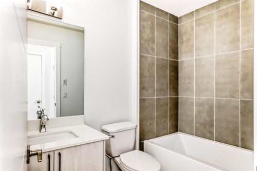 324 Cornerbrook Drive Ne, Calgary, AB - Indoor Photo Showing Bathroom