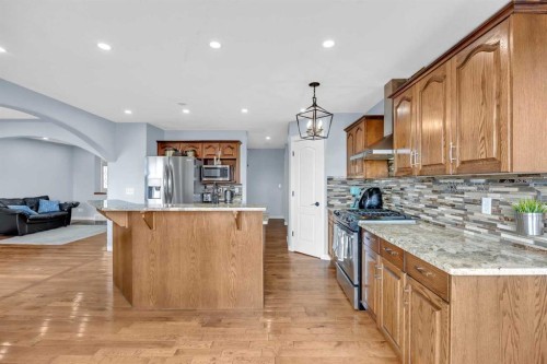 166 Tuscarora Close Nw, Calgary, AB - Indoor Photo Showing Kitchen With Upgraded Kitchen