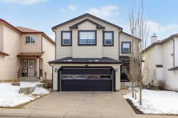 166 Tuscarora Close NW Calgary, AB T3L 2E3