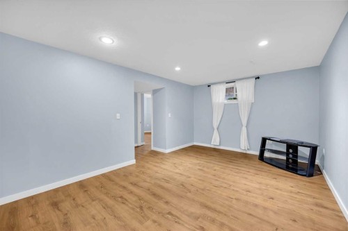 166 Tuscarora Close Nw, Calgary, AB - Indoor Photo Showing Other Room