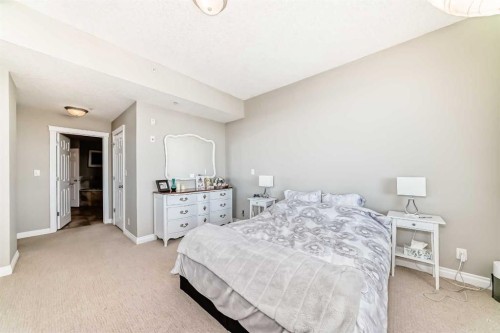 3506-24 Hemlock Crescent Sw, Calgary, AB - Indoor Photo Showing Bedroom