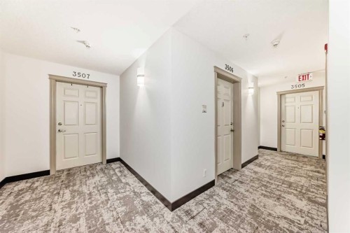 3506-24 Hemlock Crescent Sw, Calgary, AB - Indoor Photo Showing Other Room
