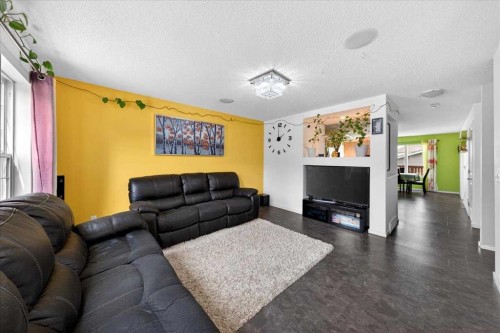 244 Silverado Range View Sw, Calgary, AB - Indoor Photo Showing Living Room