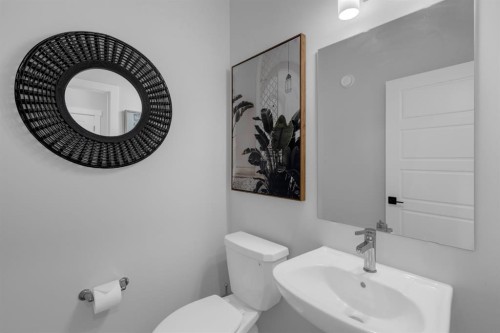 160 Precedence Hill, Cochrane, AB - Indoor Photo Showing Bathroom