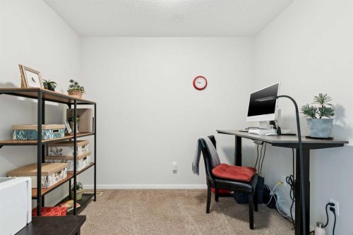 46 Kinlea Common Nw, Calgary, AB - Indoor Photo Showing Other Room